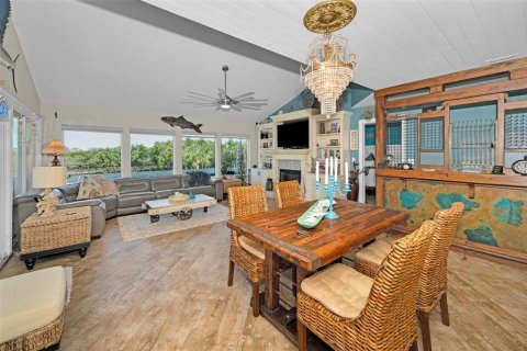 Villa ou maison à vendre à Tarpon Springs, Floride: 3 chambres, 148.64 m2 № 1750223 - photo 9