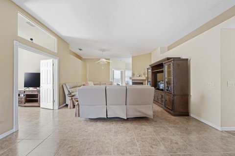 Casa en venta en Port St. Lucie, Florida, 2 dormitorios, 187.11 m2 № 2270458 - foto 4