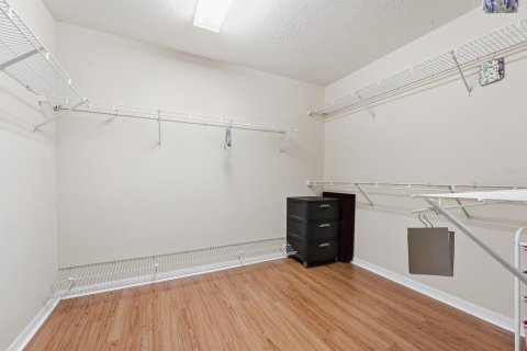 Casa en venta en Port St. Lucie, Florida, 2 dormitorios, 187.11 m2 № 2270458 - foto 18