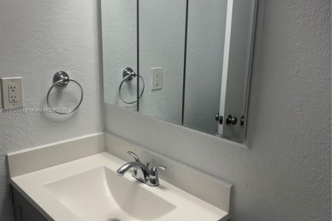 Copropriété à vendre à Miami, Floride: 2 chambres, 84.17 m2 № 1954712 - photo 15