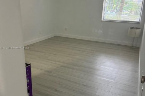 Copropriété à vendre à Miami, Floride: 2 chambres, 84.17 m2 № 1954712 - photo 11