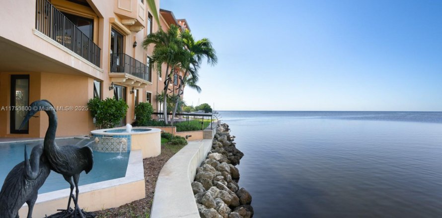 Condominio en Miami, Florida, 3 dormitorios № 1706793