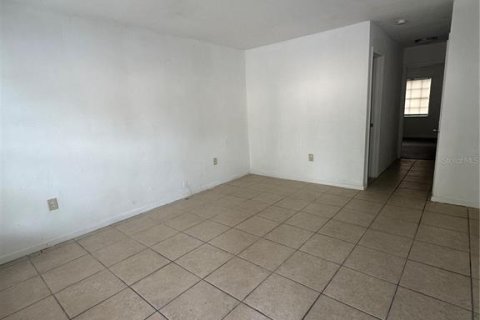 Снять в аренду квартиру в Гейнсвилл, Флорида 6 комнат, 155.33м2, № 1684864 - фото 2