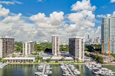 Купить кондоминиум в Майами, Флорида 2 спальни, 136.29м2, № 2054554 - фото 29