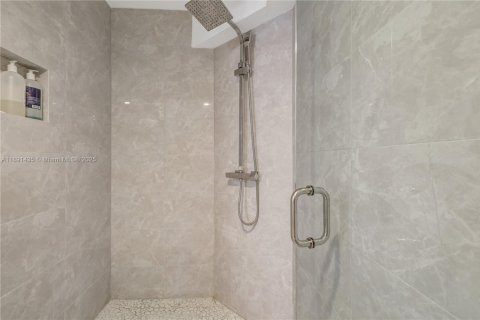 Купить кондоминиум в Майами, Флорида 2 спальни, 136.29м2, № 2054554 - фото 21