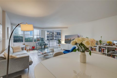 Купить кондоминиум в Майами, Флорида 2 спальни, 136.29м2, № 2054554 - фото 6