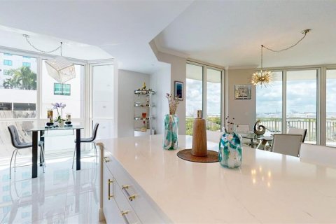 Copropriété à vendre à Tampa, Floride: 3 chambres, 222.97 m2 № 1368263 - photo 9