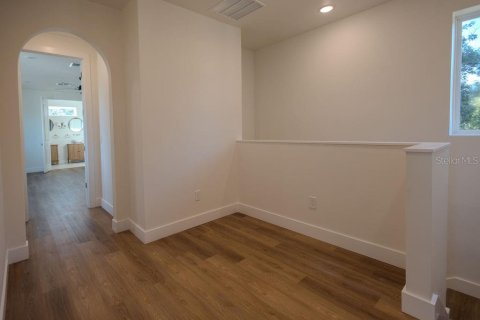 House in Oviedo, Florida 4 bedrooms, 227.61 sq.m. № 2418600 - photo 19