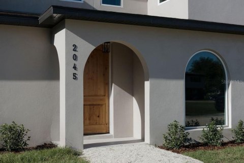 House in Oviedo, Florida 4 bedrooms, 227.61 sq.m. № 2418600 - photo 3