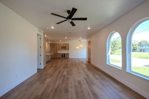 House in Oviedo, Florida 4 bedrooms, 227.61 sq.m. № 2418600 - photo 11