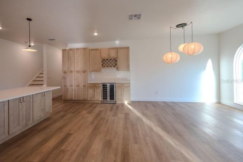 House in Oviedo, Florida 4 bedrooms, 227.61 sq.m. № 2418600 - photo 5