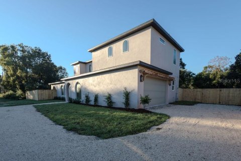 House in Oviedo, Florida 4 bedrooms, 227.61 sq.m. № 2418600