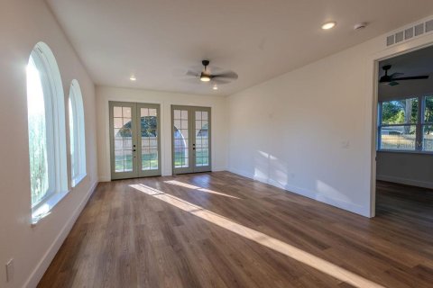House in Oviedo, Florida 4 bedrooms, 227.61 sq.m. № 2418600 - photo 4