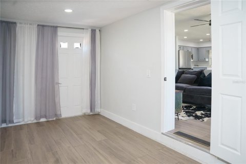 House in Tampa, Florida 3 bedrooms, 109.62 sq.m. № 2151365 - photo 18