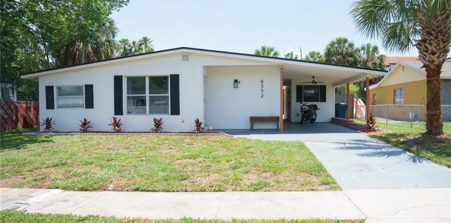 House in Tampa, Florida 3 bedrooms, 109.62 sq.m. № 2151365