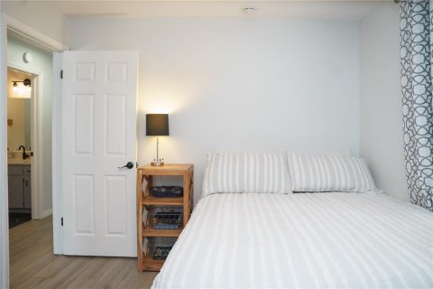House in Tampa, Florida 3 bedrooms, 109.62 sq.m. № 2151365 - photo 30