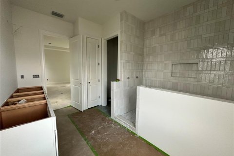 House in Tampa, Florida 6 bedrooms, 328.87 sq.m. № 1415997 - photo 30