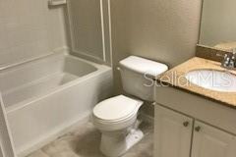 Condo in Winter Garden, Florida, 2 bedrooms  № 2277358 - photo 8