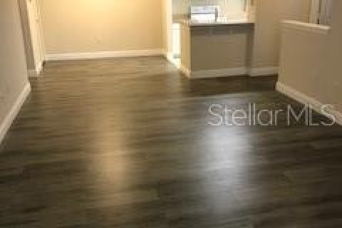 Condo in Winter Garden, Florida, 2 bedrooms  № 2277358 - photo 13