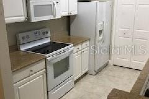 Condo in Winter Garden, Florida, 2 bedrooms  № 2277358 - photo 4