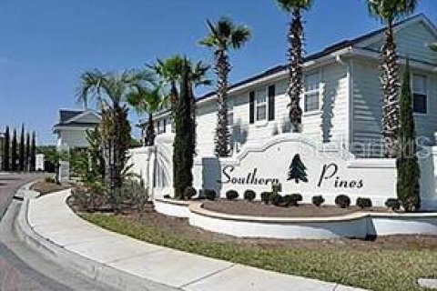 Condo in Winter Garden, Florida, 2 bedrooms  № 2277358 - photo 2