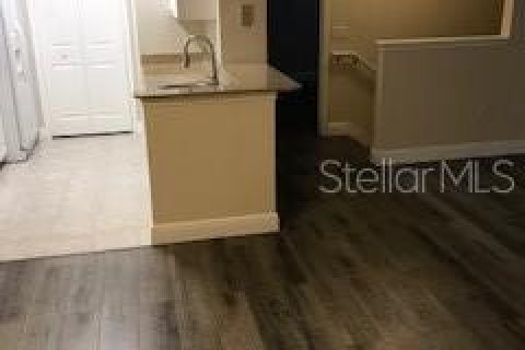 Condo in Winter Garden, Florida, 2 bedrooms  № 2277358 - photo 12