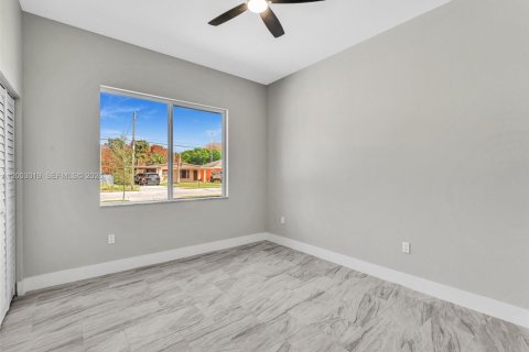 Commercial property in St. Lucie, Florida 313.82 sq.m. № 2066674 - photo 23