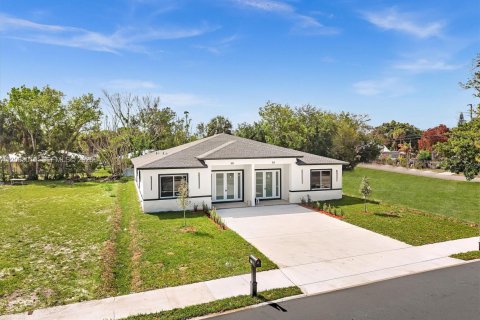 Commercial property in St. Lucie, Florida 313.82 sq.m. № 2066674 - photo 4