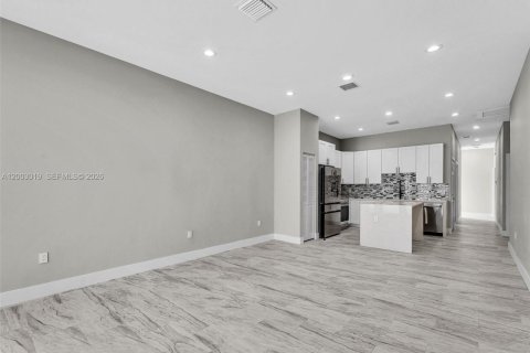 Commercial property in St. Lucie, Florida 313.82 sq.m. № 2066674 - photo 15