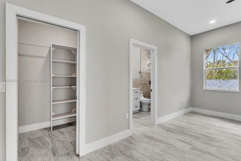 Commercial property in St. Lucie, Florida 313.82 sq.m. № 2066674 - photo 30