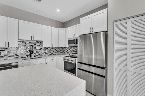 Commercial property in St. Lucie, Florida 313.82 sq.m. № 2066674 - photo 17