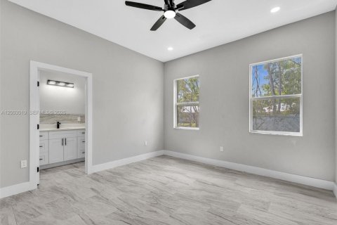 Commercial property in St. Lucie, Florida 313.82 sq.m. № 2066674 - photo 22