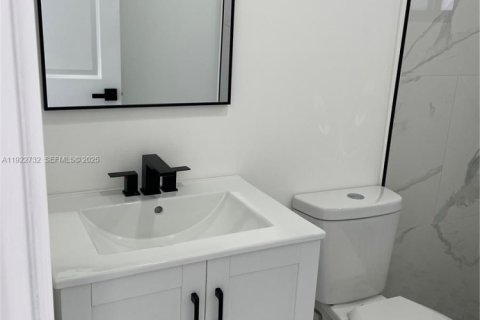 House in Miami Gardens, Florida 3 bedrooms, 91.42 sq.m. № 1976701 - photo 22