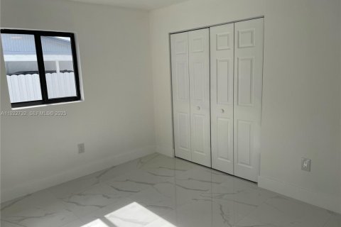 House in Miami Gardens, Florida 3 bedrooms, 91.42 sq.m. № 1976701 - photo 17