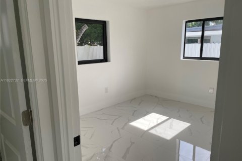 House in Miami Gardens, Florida 3 bedrooms, 91.42 sq.m. № 1976701 - photo 16