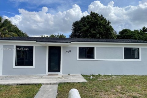 House in Miami Gardens, Florida 3 bedrooms, 91.42 sq.m. № 1976701 - photo 2