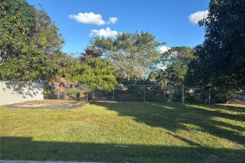 House in Miami Gardens, Florida 3 bedrooms, 91.42 sq.m. № 1976701 - photo 26