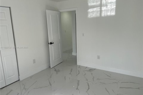 House in Miami Gardens, Florida 3 bedrooms, 91.42 sq.m. № 1976701 - photo 18