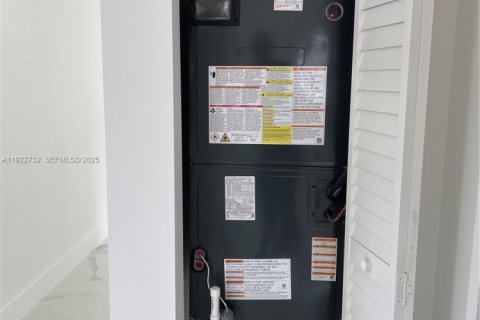 House in Miami Gardens, Florida 3 bedrooms, 91.42 sq.m. № 1976701 - photo 19