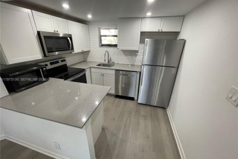 Квартира в Дорал, Флорида 2 спальни, 96.25м2 № 2033225