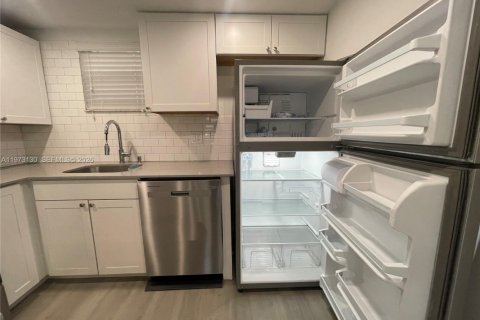 Снять в аренду квартиру в Дорал, Флорида 2 спальни, 96.25м2, № 2033225 - фото 23