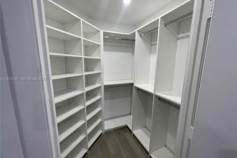 Снять в аренду квартиру в Дорал, Флорида 2 спальни, 96.25м2, № 2033225 - фото 9