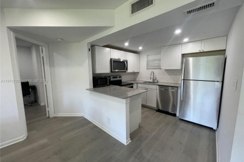 Снять в аренду квартиру в Дорал, Флорида 2 спальни, 96.25м2, № 2033225 - фото 30