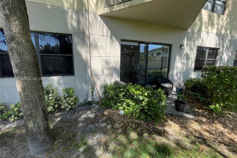 Снять в аренду квартиру в Дорал, Флорида 2 спальни, 96.25м2, № 2033225 - фото 27