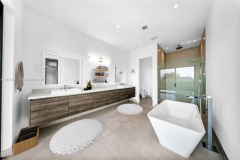 Casa en venta en Weston, Florida, 5 dormitorios, 498.7 m2 № 1927617 - foto 29