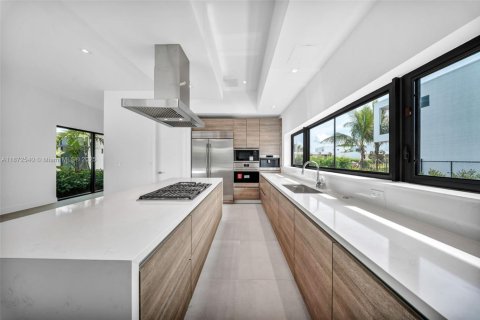 Casa en venta en Weston, Florida, 5 dormitorios, 498.7 m2 № 1927617 - foto 17