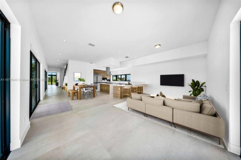 Casa en venta en Weston, Florida, 5 dormitorios, 498.7 m2 № 1927617 - foto 23