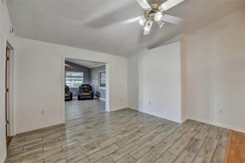 Villa ou maison à vendre à Fish Hawk, Floride: 3 chambres, 129.23 m2 № 2314294 - photo 27