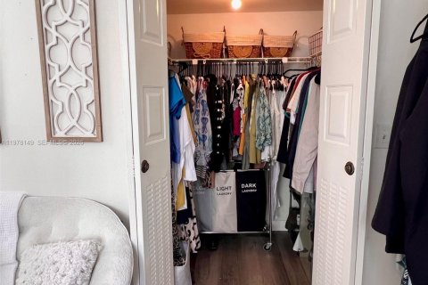 Condo in Lauderdale Lakes, Florida, 2 bedrooms  № 2042115 - photo 25