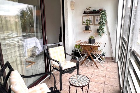 Condo in Lauderdale Lakes, Florida, 2 bedrooms  № 2042115 - photo 14